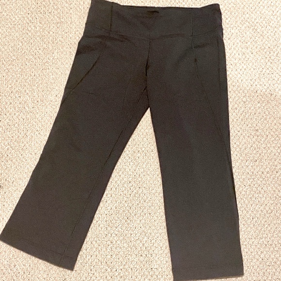 Lululemon cropped legging - Picture 2 of 7
